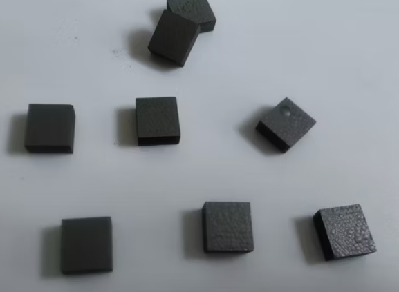 TẤM GRAPHITE NHIỆT PHÂN CHẤT LƯỢNG ỔN ĐỊNH: VẬT LIỆU DẪN NHIỆT CỰC CAO, ĐỘ TINH KHIẾT CAO